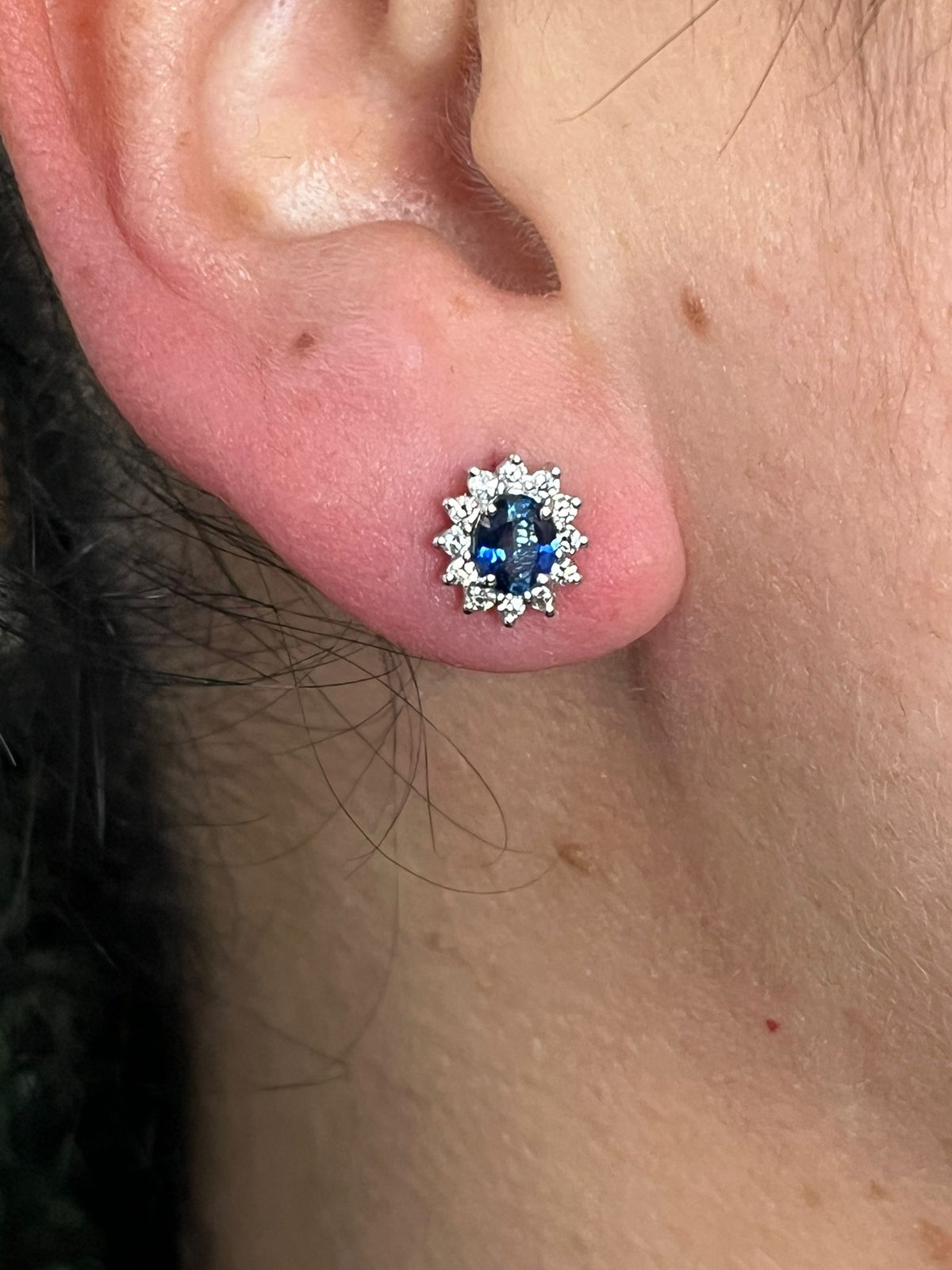 Orecchini con Zaffiri e Diamanti in Oro Bianco 18kt – PG Gioielli (ORLADYZ/1)