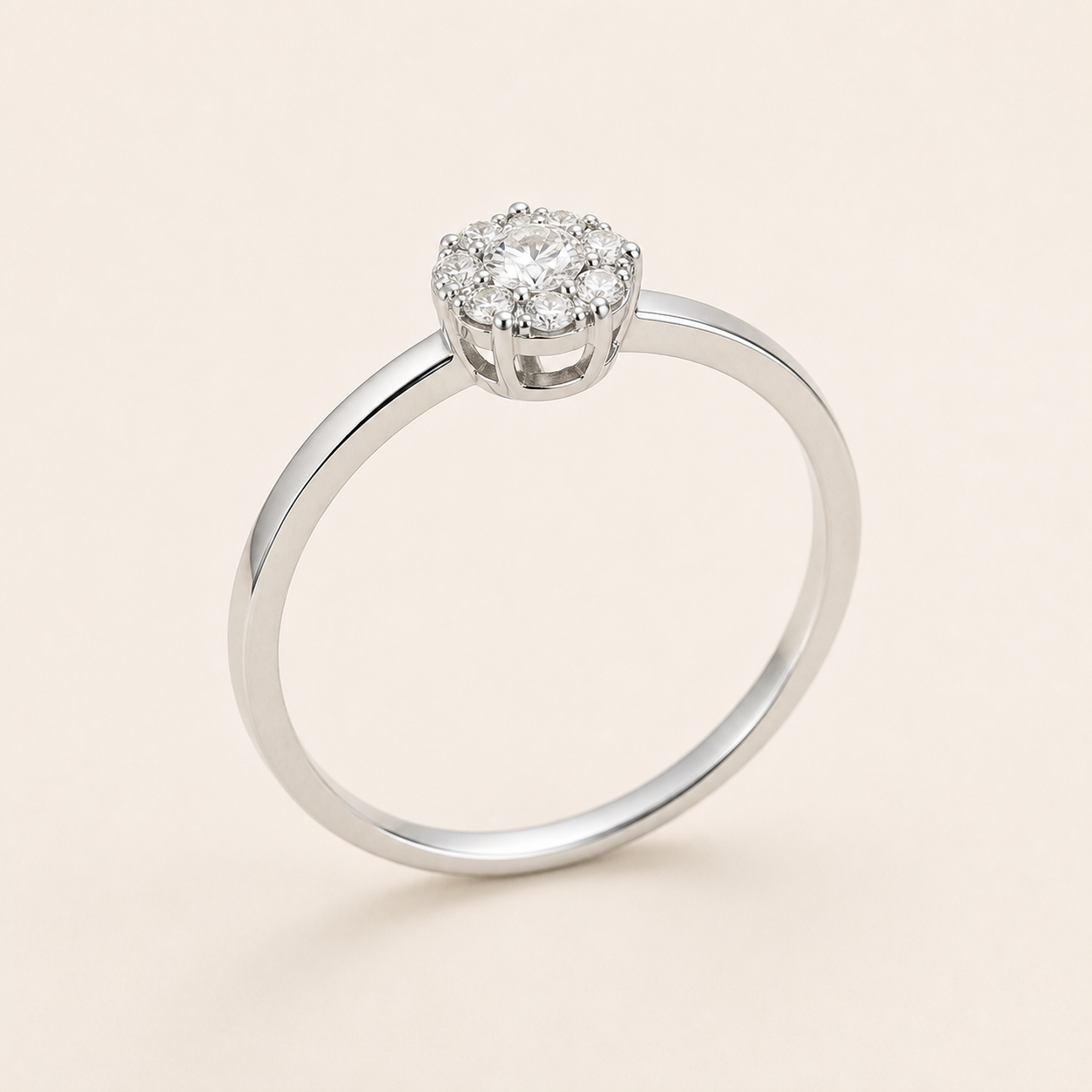 Anello in Oro 18 kt con Diamante Centrale e Diamanti Laterali 0,14 ct