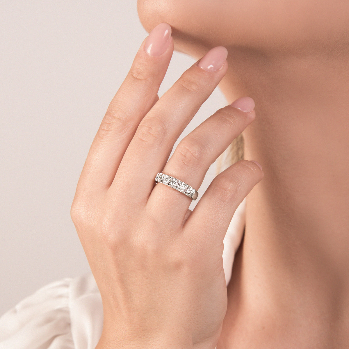 Anello Veretta con Diamanti in Oro Bianco 18kt – Mirco Visconti
