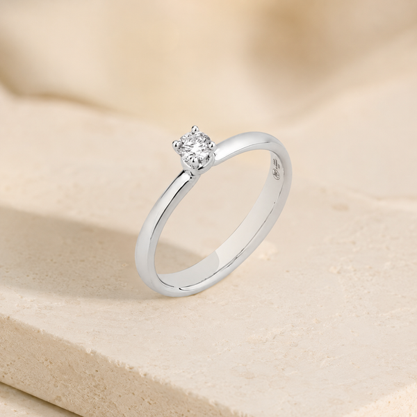 Anello in Oro 18 kt con Diamante Taglio Brillante 0,18 ct G VS – Z637/20