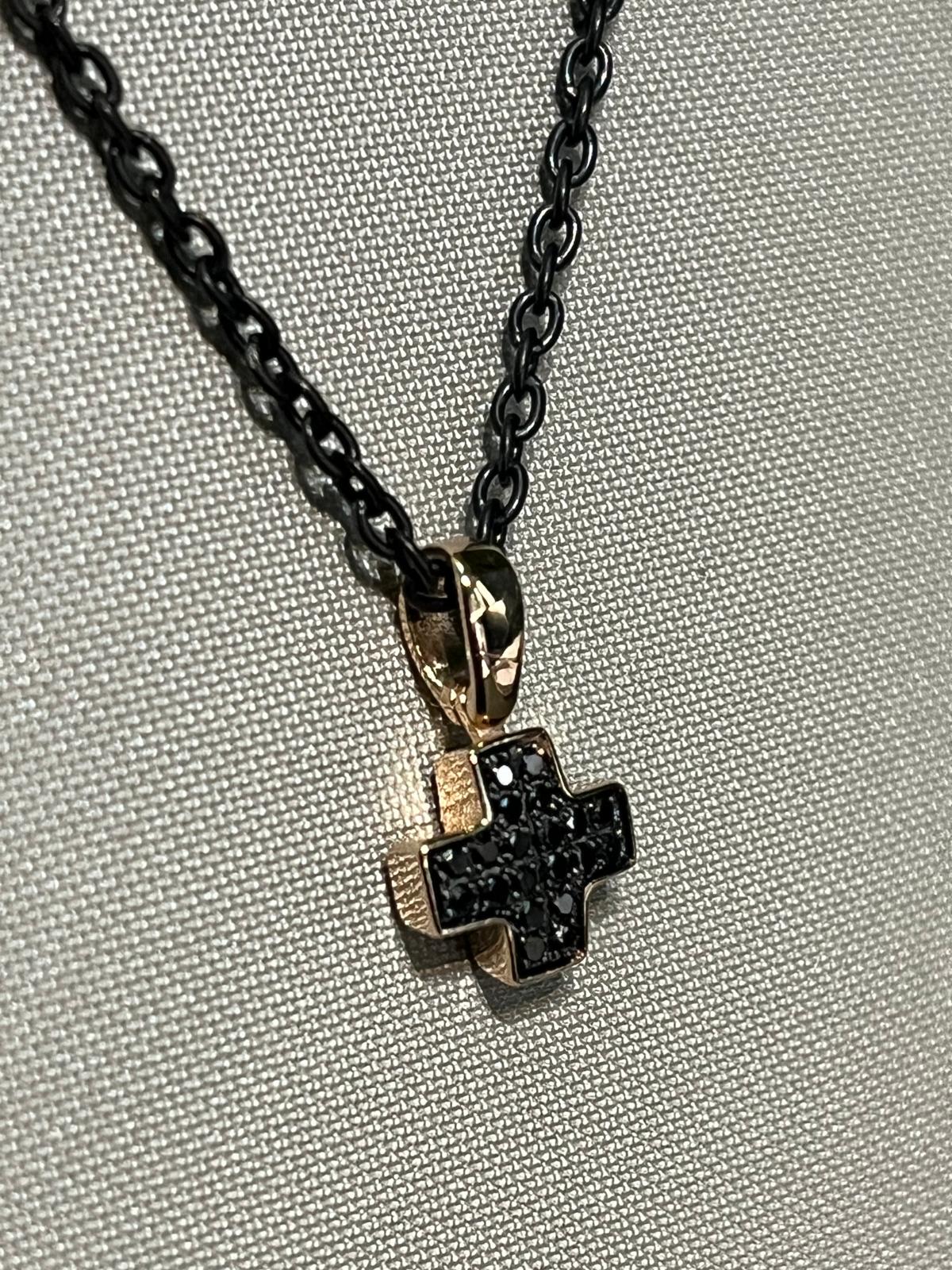 Collana Croce Salvatore Bersani in Oro 18kt con Diamanti 0,12 ct – Finitura Rutenio