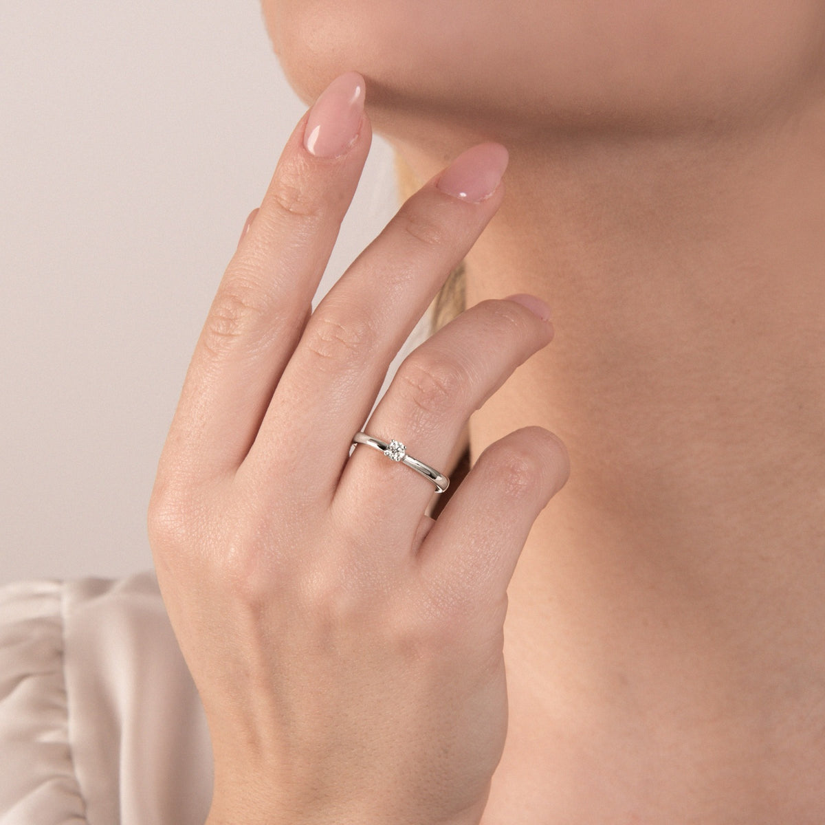Anello in Oro 18 kt con Diamante Taglio Brillante 0,18 ct G VS – Z637/20