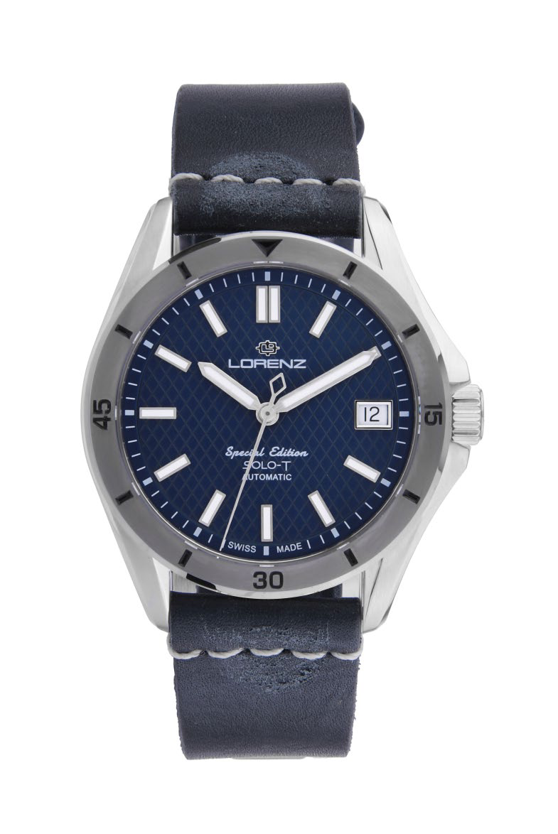 Lorenz Solo-T 090024BB montato sul secondo cinturino blu incluso nella confezione