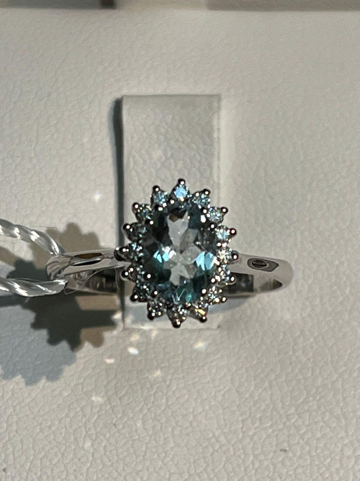 Anello con Acquamarina 0,76 ct e Diamanti in Oro Bianco 18kt – PG Gioielli (ANLADYA/4)