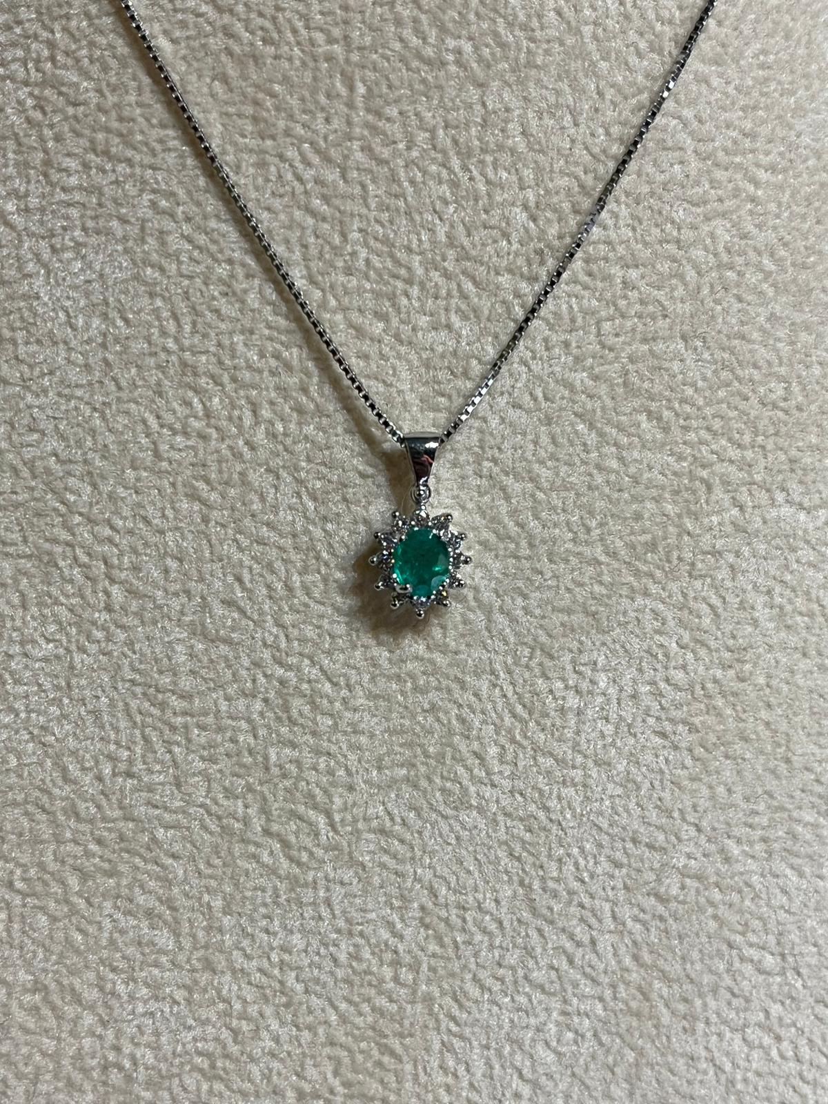Collana con Smeraldo 0,35 ct e Diamanti 0,12 ct in Oro Bianco 18kt – PG Gioielli (CIOLADY/2)