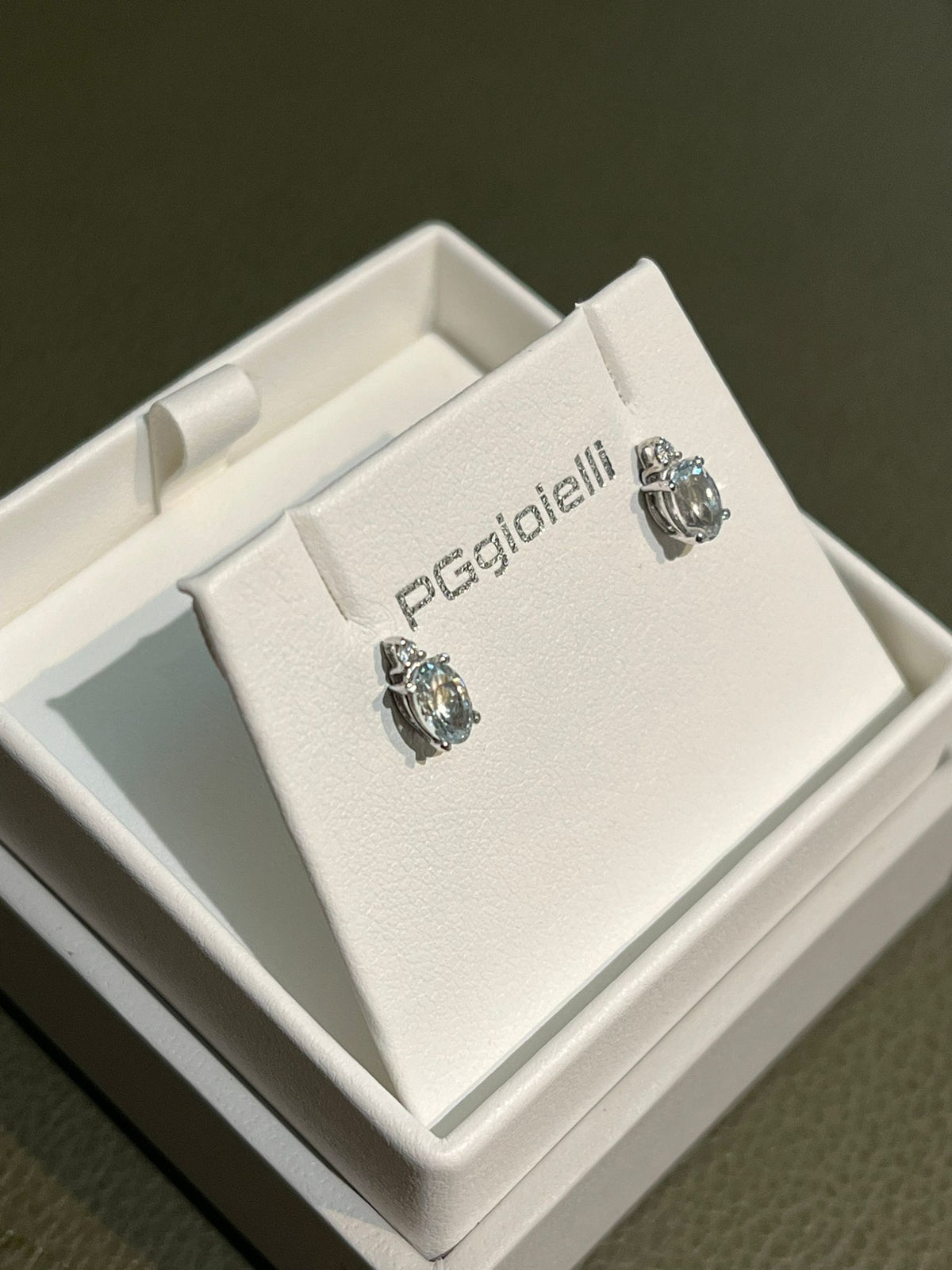 Orecchini con Acquamarina e Diamante in Oro Bianco 18kt – PG Gioielli (ORSTONEA/1)