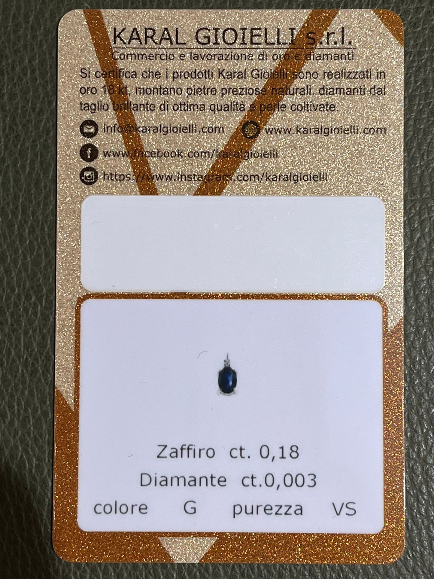 Collana con Zaffiro Blu 0,18 ct e Diamante in Oro Bianco 18kt – Karal (PE.ZAFF.18)