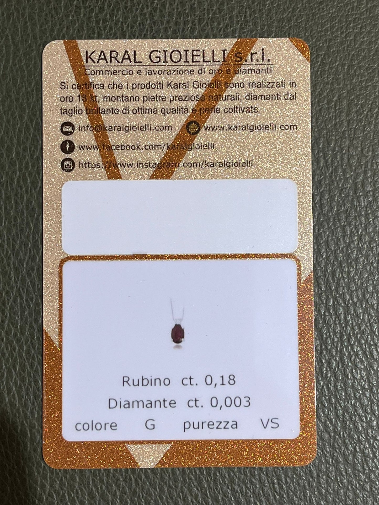 Collana con Rubino 0,18 ct e Diamante in Oro Bianco 18kt – Karal (PE.RUB.18)