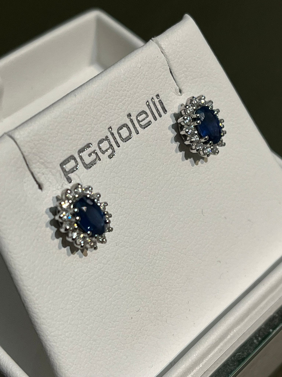 Orecchini con Zaffiri e Diamanti in Oro Bianco 18kt – PG Gioielli (ORLADYZ/3)