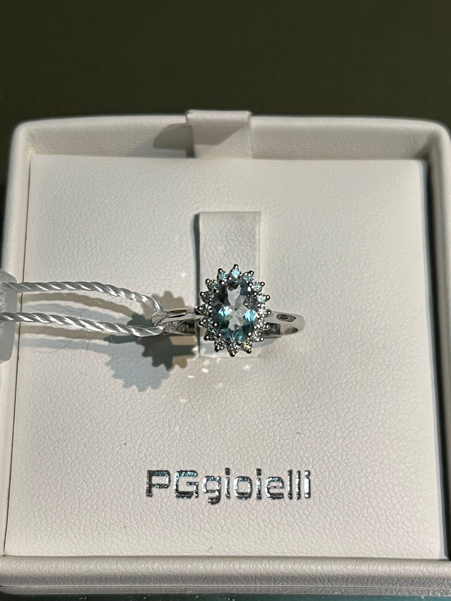 Anello con Acquamarina 0,76 ct e Diamanti in Oro Bianco 18kt – PG Gioielli (ANLADYA/4)