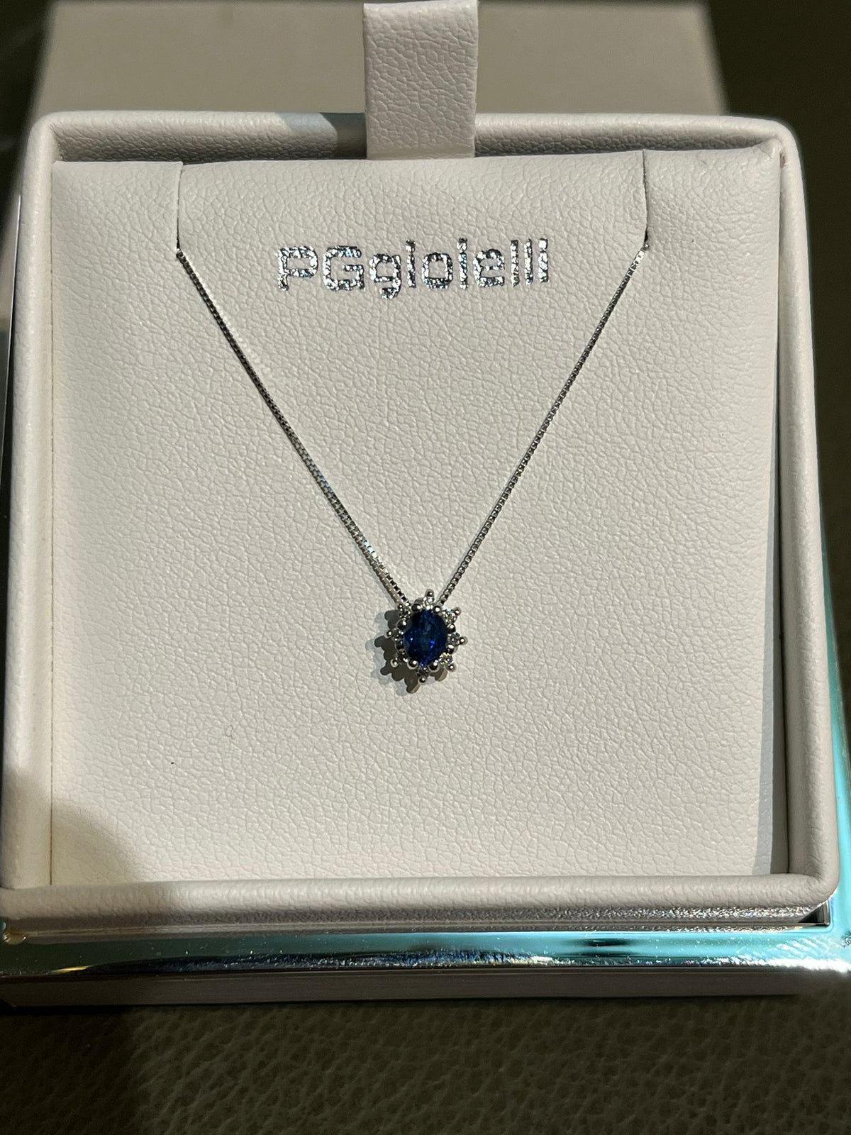 Collana con Zaffiro Ovale 0,18 ct in Oro Bianco 18kt – PG Gioielli (CIOVERA/1Z)