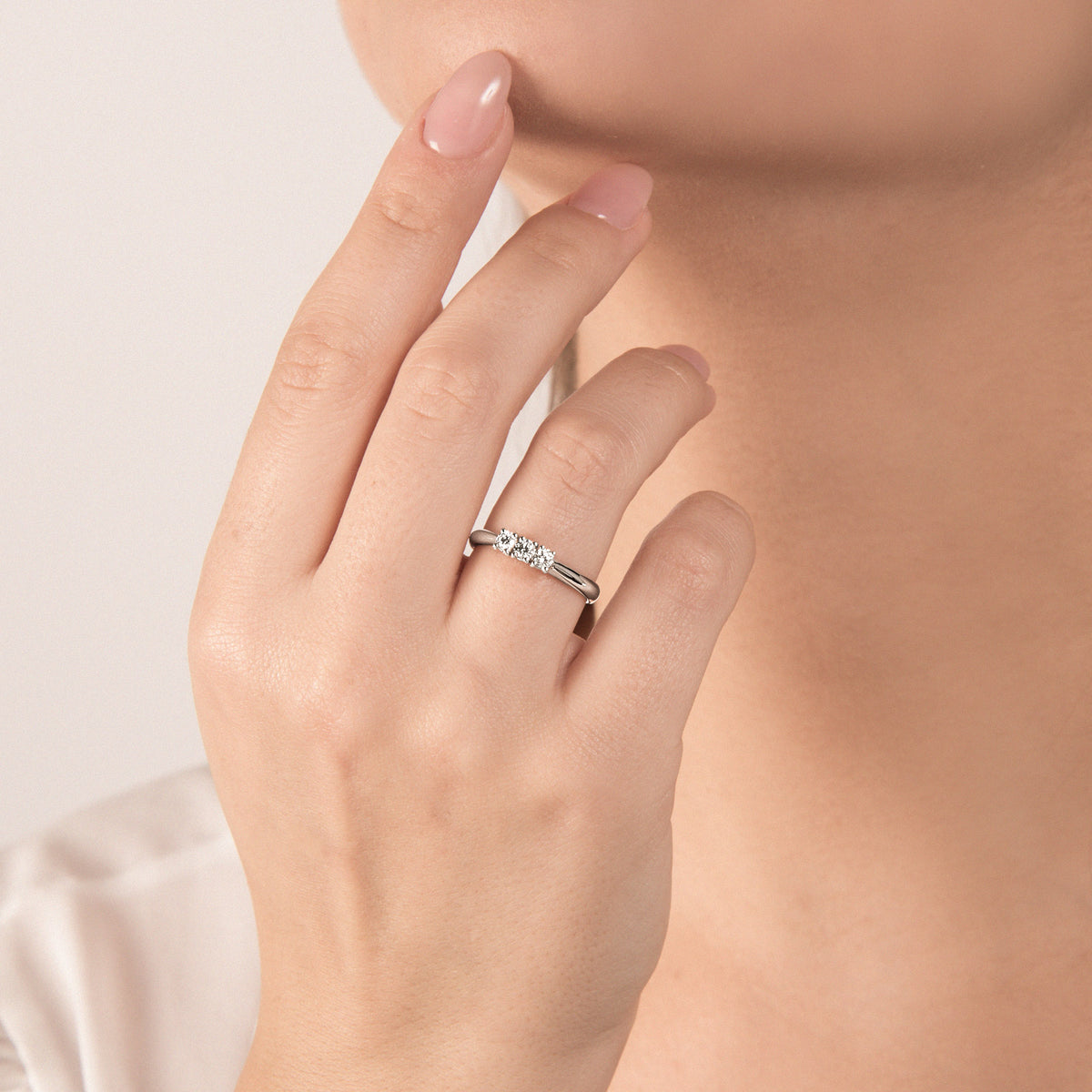 Anello Trilogy con Diamanti 0,28 ct F VS in Oro Bianco 18kt – Mirco Visconti