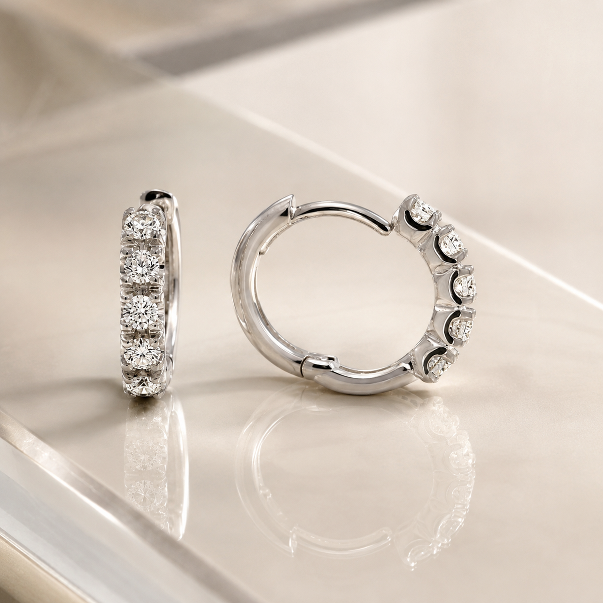 Orecchini a Cerchio con Diamanti 0,49 ct G VS in Oro Bianco 18kt – Mirco Visconti (LF533/EH30)