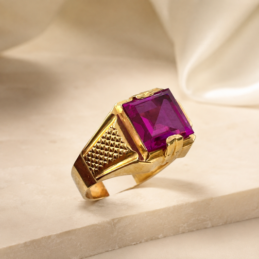 Anello in Oro Giallo 18kt con Rubino Sintetico Quadrato | 4,80 g