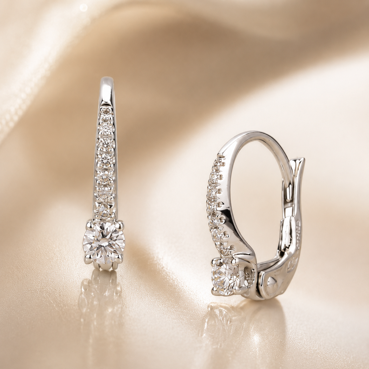 Orecchini con Diamanti 0,19 ct G VS in Oro Bianco 18kt – Mirco Visconti