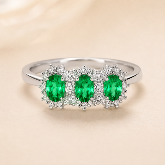 Anello Trilogy con Smeraldi Zambia 0,46 ct e Diamanti 0,17 ct in Oro Bianco 18kt – Mirco Visconti (Z784/10S)
