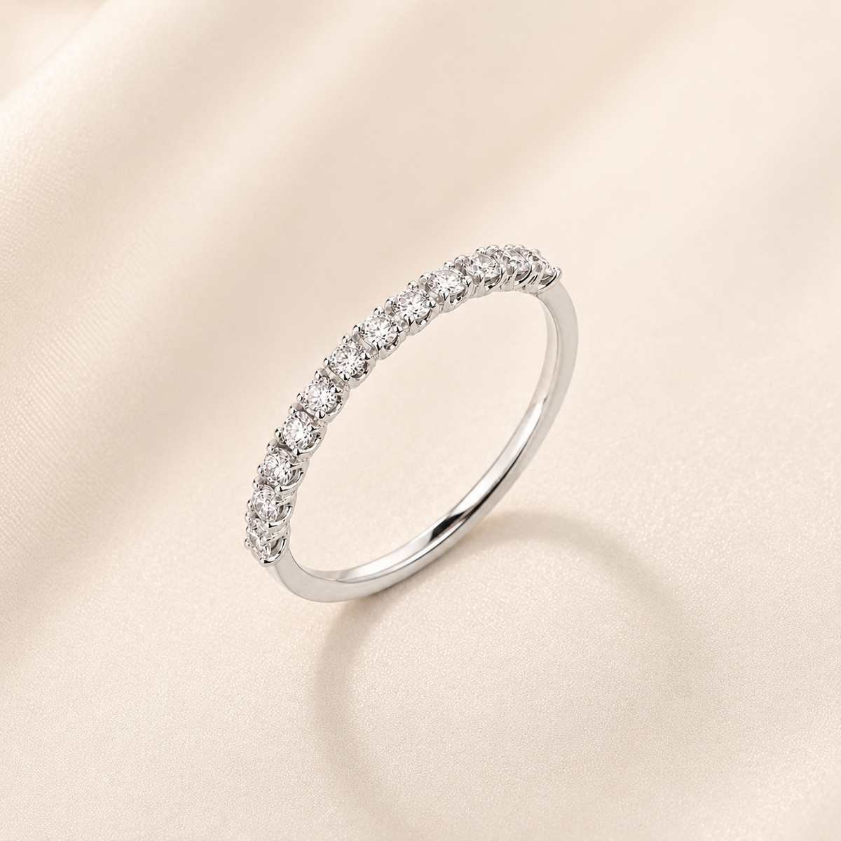 Anello Veretta con 13 Diamanti 0,32 ct G VS in Oro Bianco 18kt – Mirco Visconti