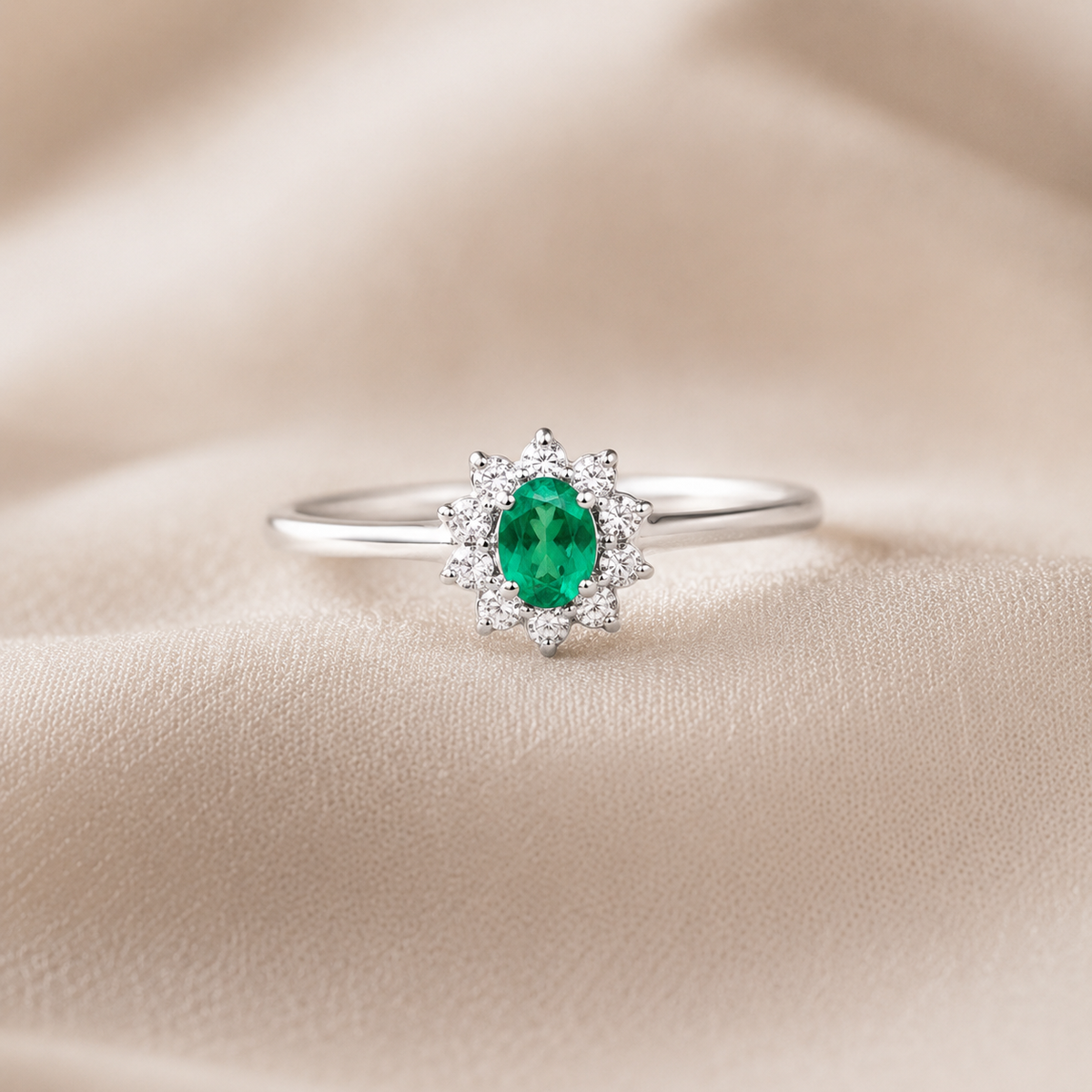 Anello con Smeraldo Zambia 0,13 ct e Diamanti 0,10 ct in Oro Bianco 18kt – Mirco Visconti (DL1/A3S)