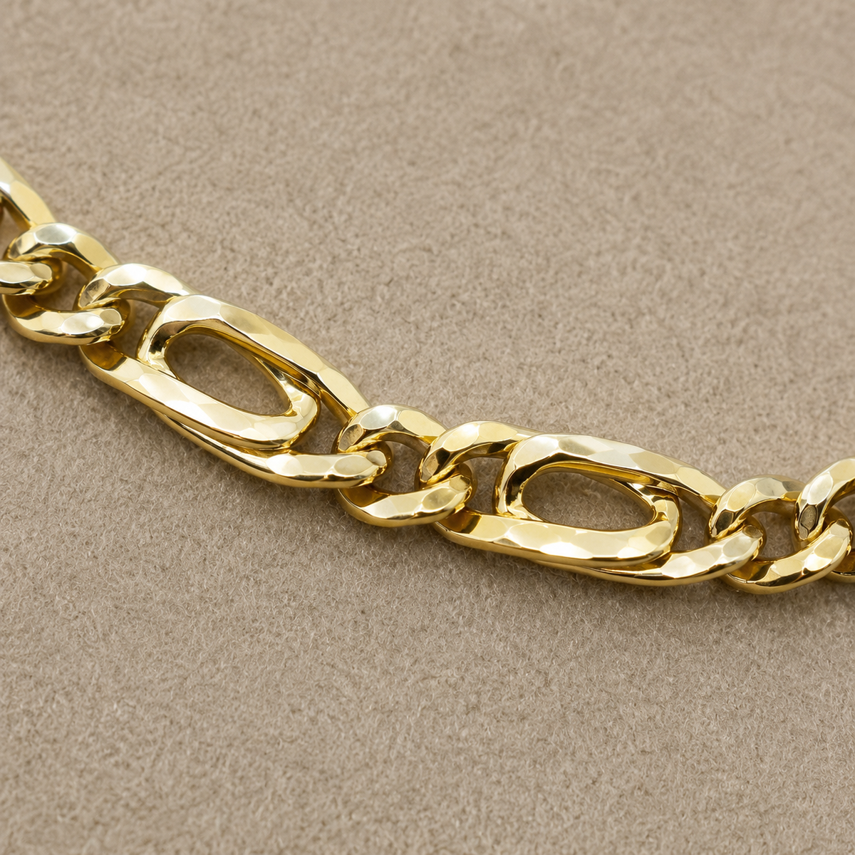 Bracciale in Oro Giallo 18 kt con Maglie Ovali Sfaccettate – 3,00 g