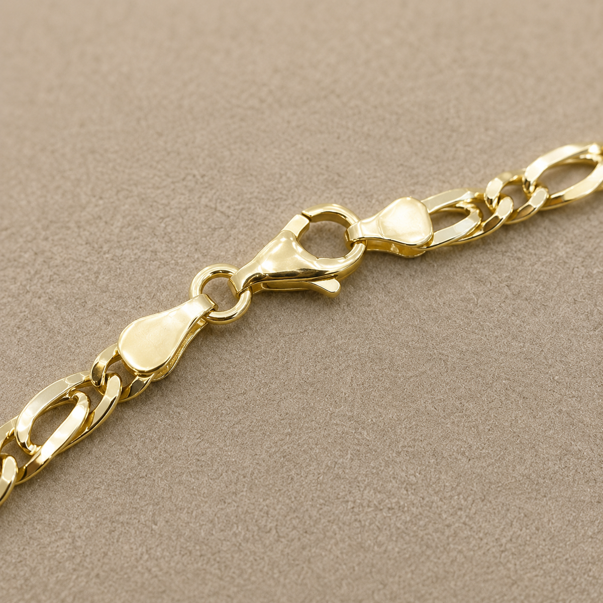 Bracciale in Oro Giallo 18 kt con Maglie Ovali Sfaccettate – 3,00 g