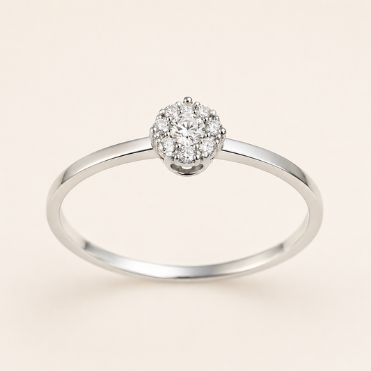 Anello con Diamante Centrale e Diamanti Laterali 0,14 ct in Oro 18kt – Mirco Visconti