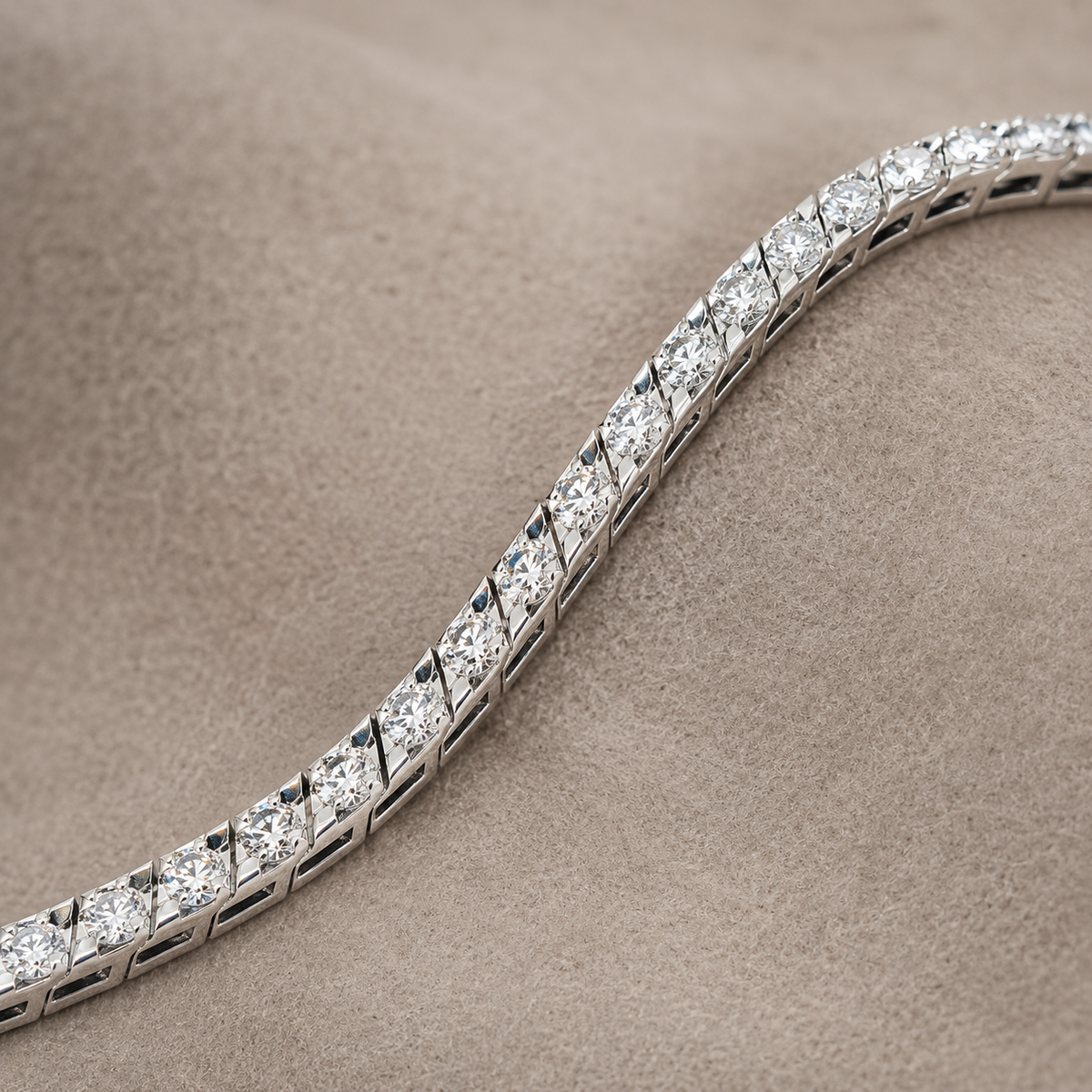 Bracciale Tennis Mirco Visconti in Oro Bianco 18kt gr. 7,60 con Diamanti ct. 1,60 G VS | NL1/40