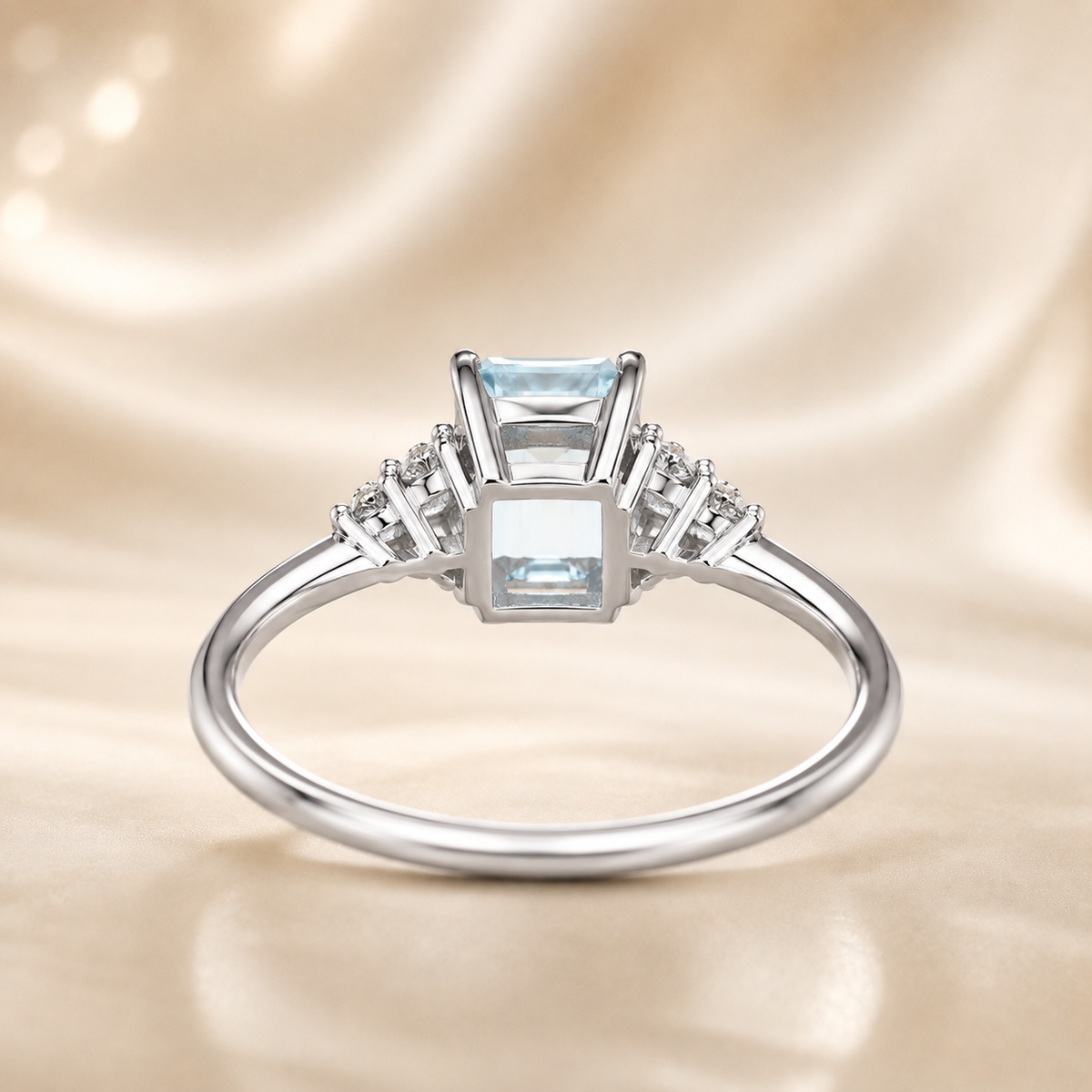 Anello con Acquamarina 0,51 ct e Diamanti 0,06 ct in Oro Bianco 18kt – PG Gioielli (ANFELIS-OTT-A)