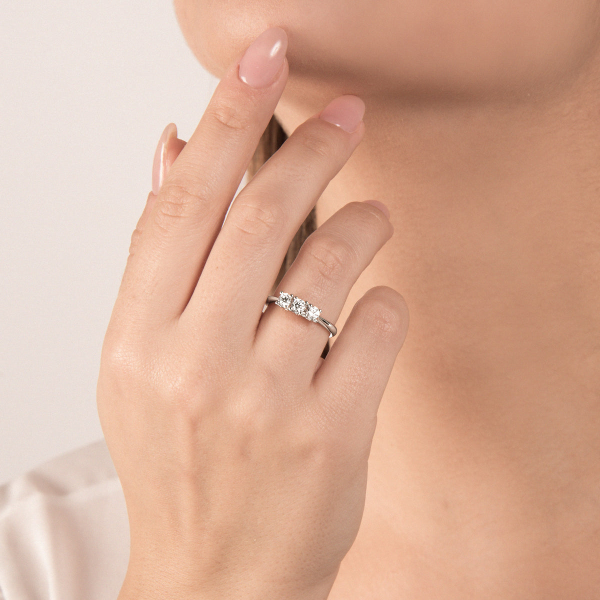 Anello Trilogy con Diamanti 0,50 ct G VS in Oro Bianco 18kt – Mirco Visconti