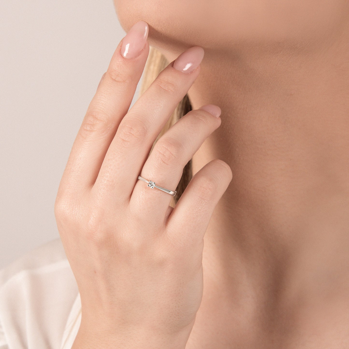 Anello Solitario con Diamante 0,08 ct G VS in Oro Bianco 18kt – Mirco Visconti