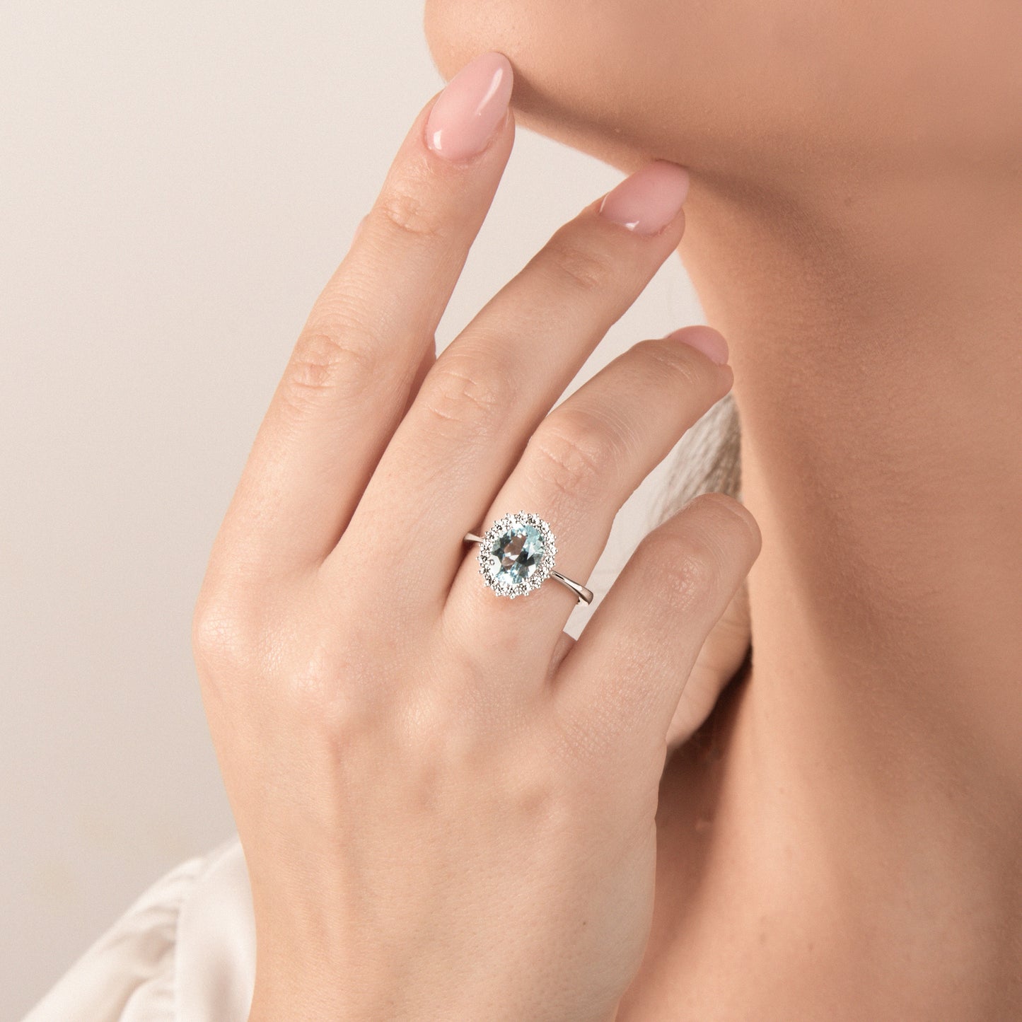 Anello con Acquamarina e Diamanti in Oro Bianco 18kt – Mirco Visconti