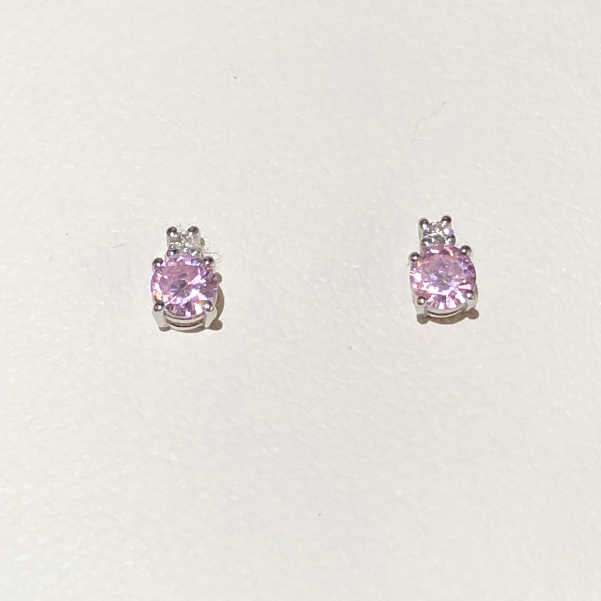 Orecchini con Quarzo Rosa e Diamanti in Oro Bianco 18kt – PG Gioielli (ORFREEDOM/1Q)