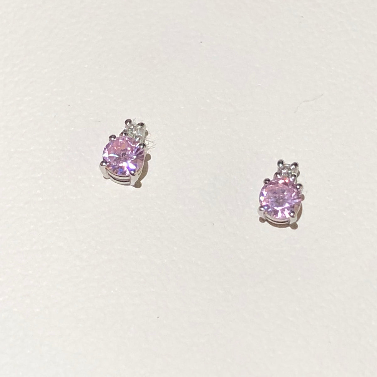 Orecchini con Quarzo Rosa e Diamanti in Oro Bianco 18kt – PG Gioielli (ORFREEDOM/1Q)
