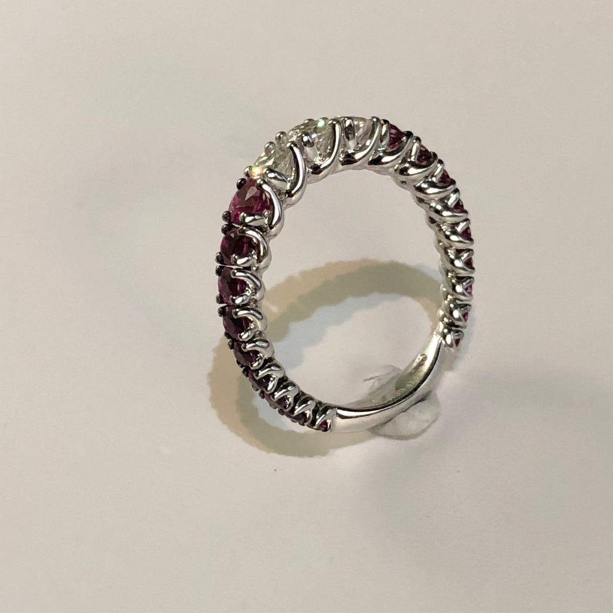 Anello con Rubini e Diamanti in Oro 18kt – Mirco Visconti