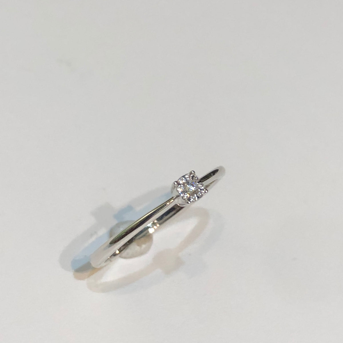 Anello Solitario con Diamante in Oro Bianco 18kt – Mirco Visconti (AB642/3)