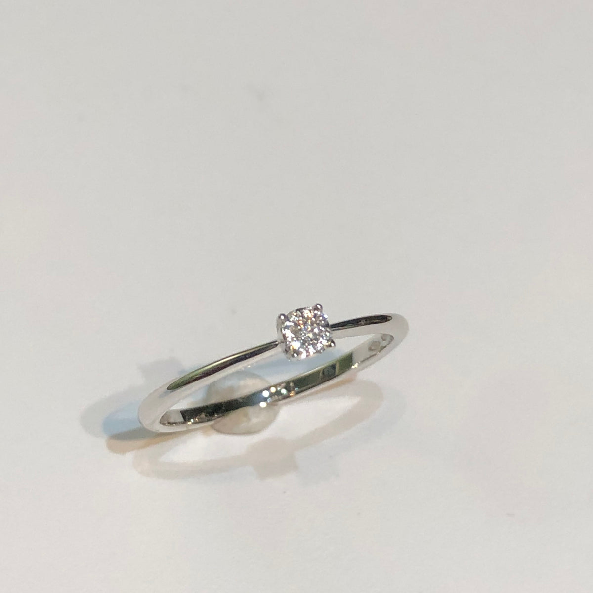 Anello Solitario con Diamante in Oro Bianco 18kt – Mirco Visconti (AB642/3)