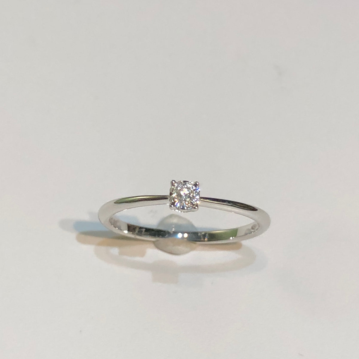 Anello Solitario con Diamante in Oro Bianco 18kt – Mirco Visconti (AB642/3)