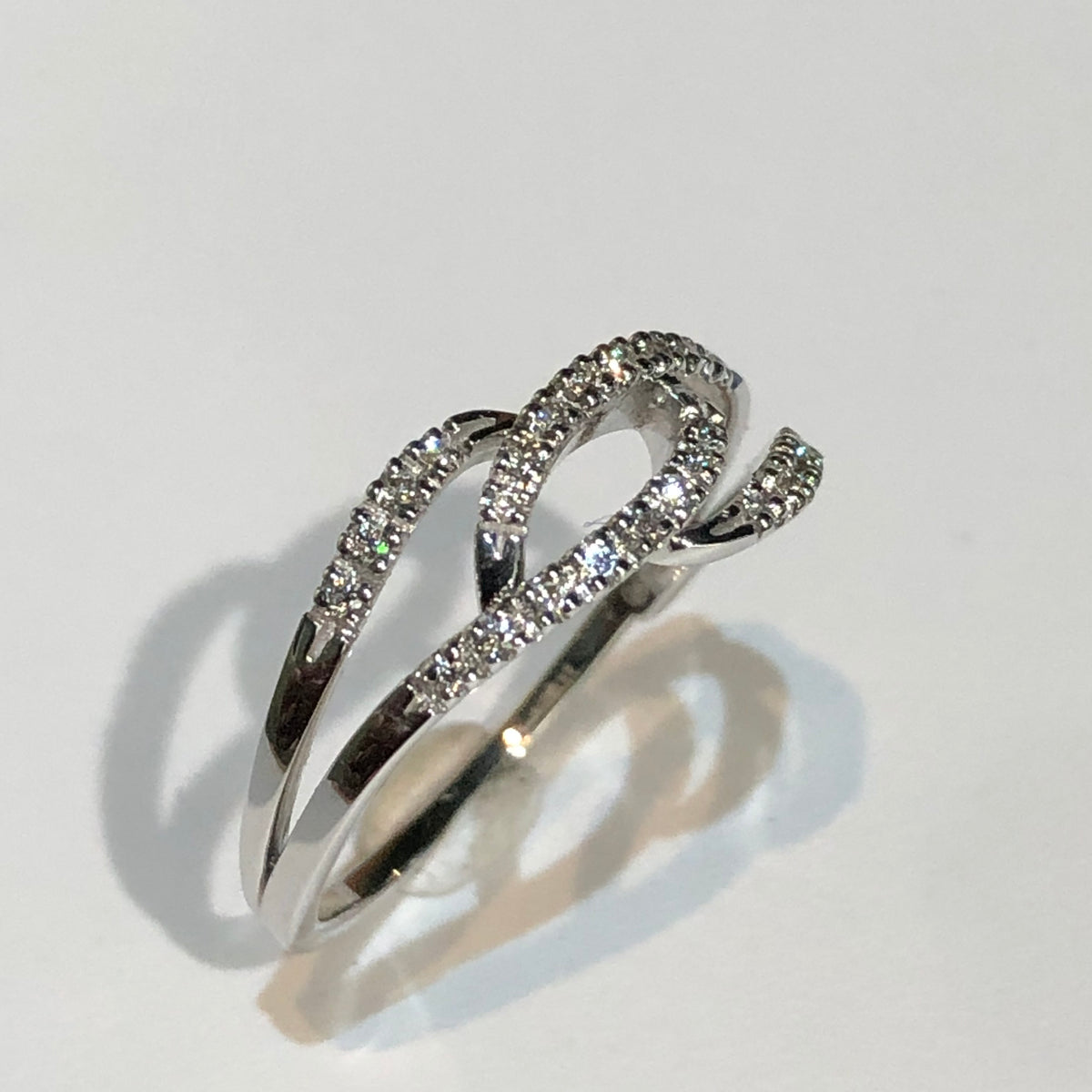 Anello con Diamanti 0,11 ct G VS in Oro Bianco 18kt – Mirco Visconti