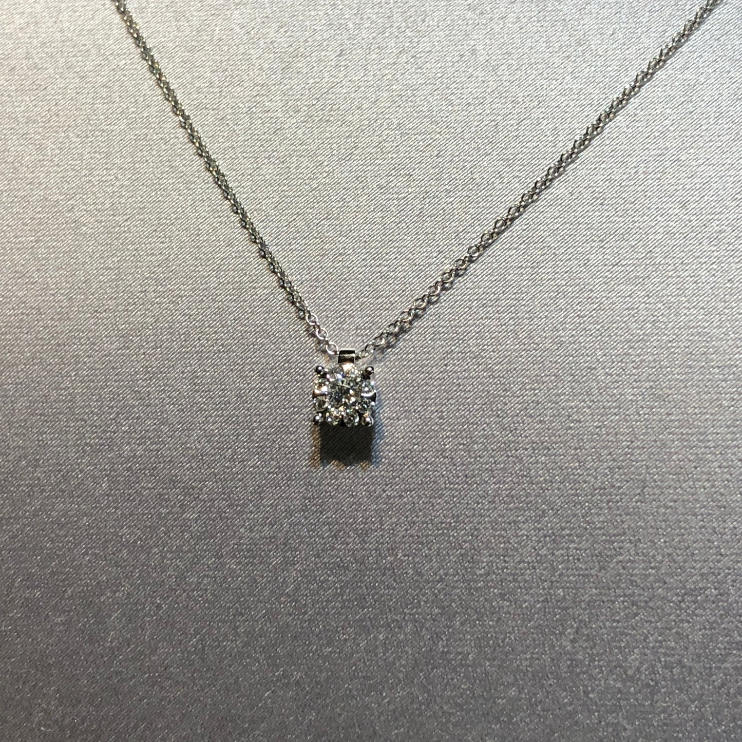 Collana Punto Luce con Diamanti 0,17 ct G VS in Oro Bianco 18kt – Mirco Visconti