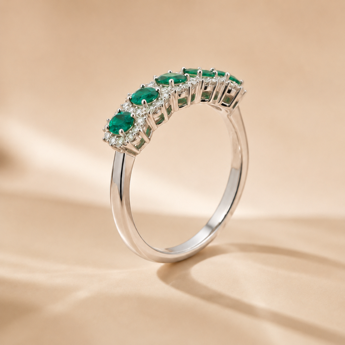 Anello con 5 Smeraldi Zambia e Diamanti in Oro Bianco 18kt – Mirco Visconti (Z785/S)