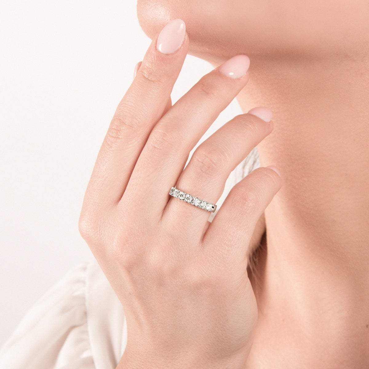 Anello Veretta con Diamanti in Oro Bianco 18kt – Mirco Visconti