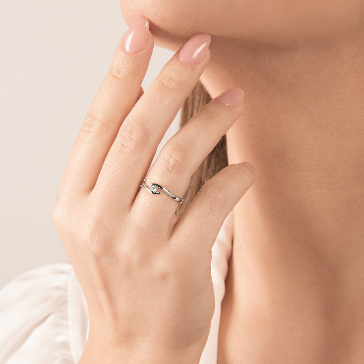 Anello Solitario con Diamante 0,04 ct G VS in Oro Bianco 18kt – Mirco Visconti