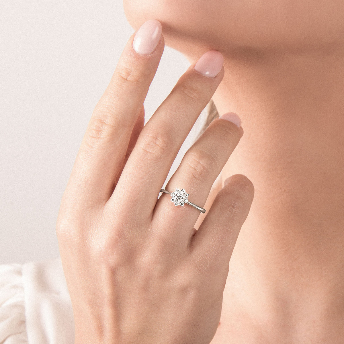 Anello Solitario con Diamanti in Oro Bianco 18kt – Mirco Visconti