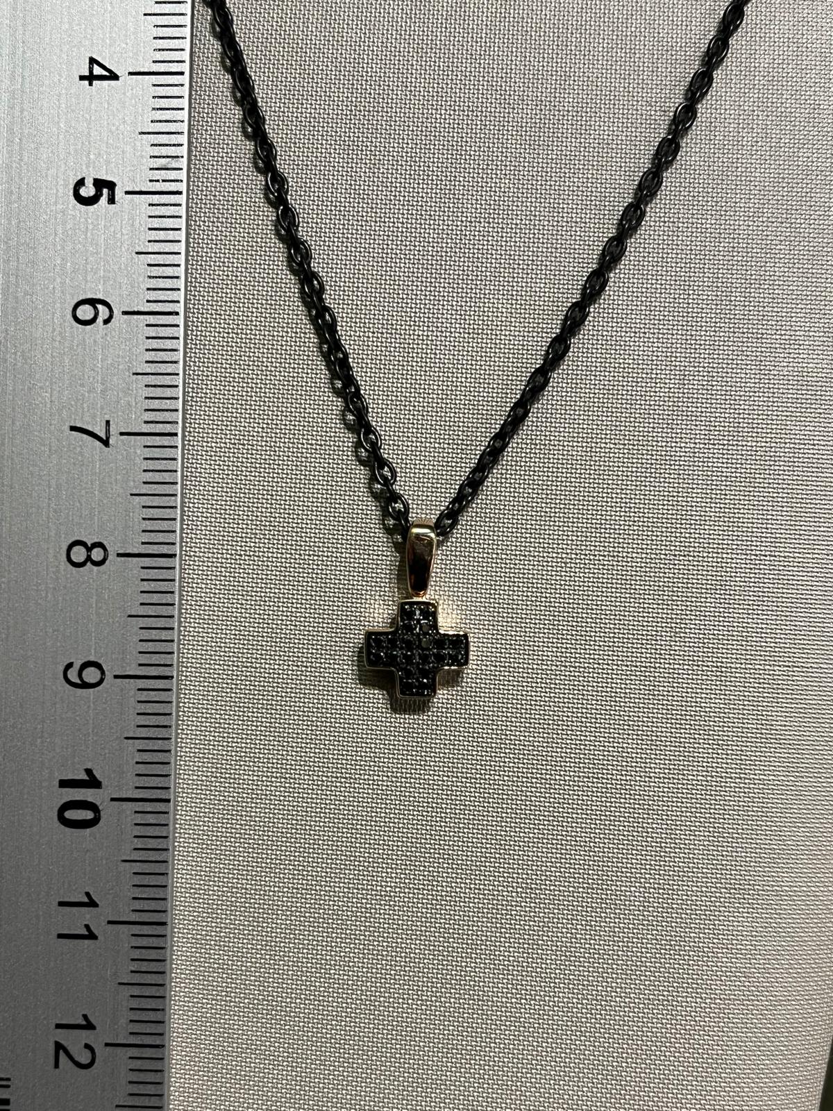 Collana Croce Salvatore Bersani in Oro 18kt con Diamanti 0,12 ct – Finitura Rutenio