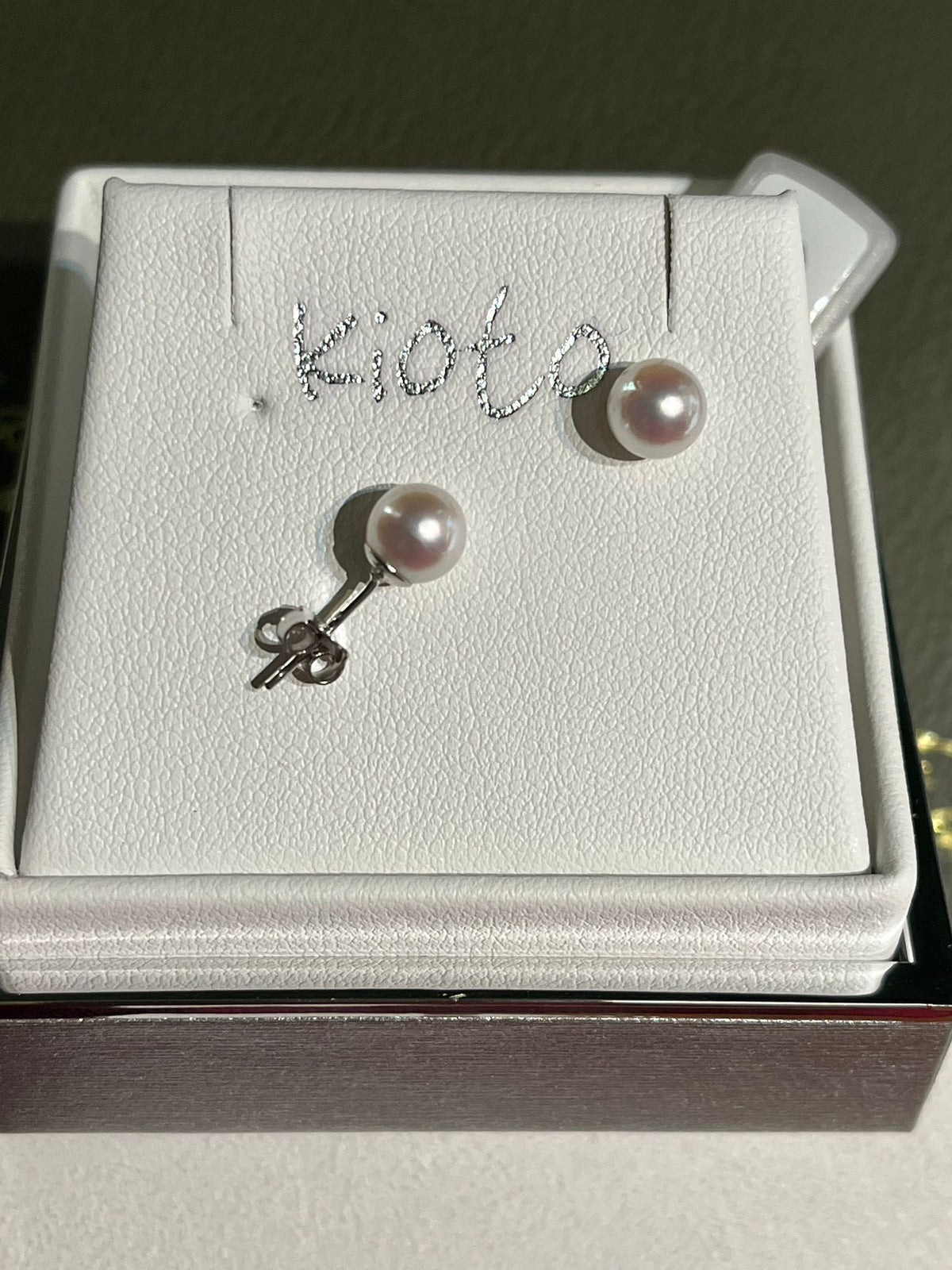Orecchini con Perle Akoya 6-6,5 mm in Oro Bianco 18kt – PG Gioielli (ORAK/4)
