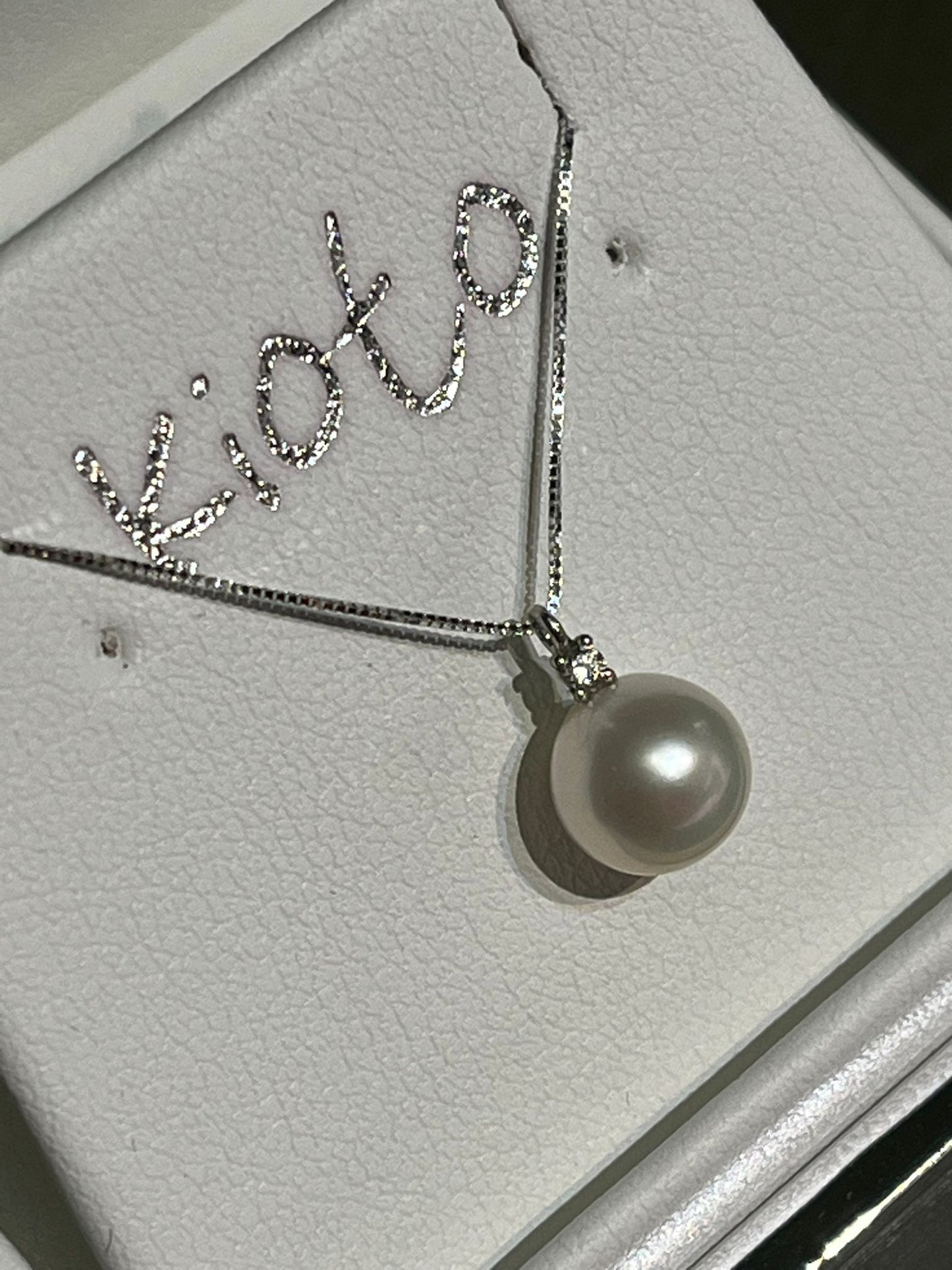 Collana con Perla Freshwater 8mm e Diamante 0,02 ct G VS in Oro Bianco 18kt – PG Gioielli (CIO1L/8)