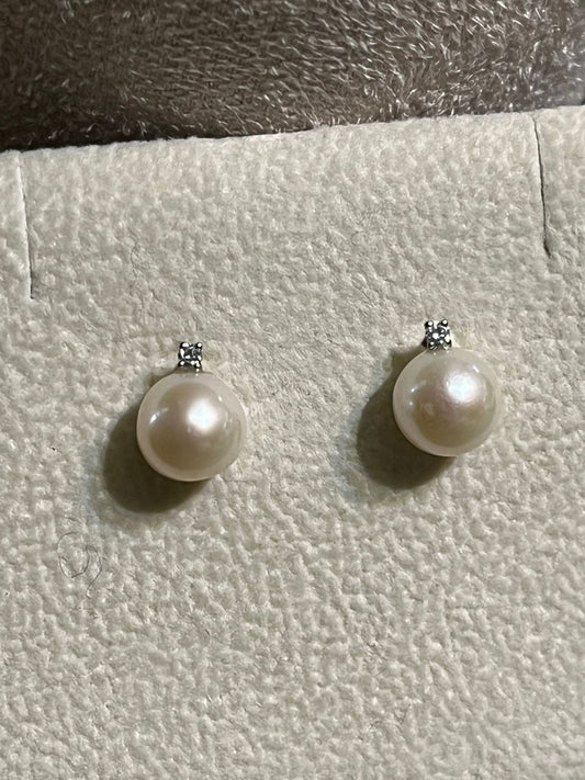 PG Gioielli Orecchini Oro Bianco 18kt con Perle Akoya 8mm e Diamanti 0,02ct G-VS - OR1L/8