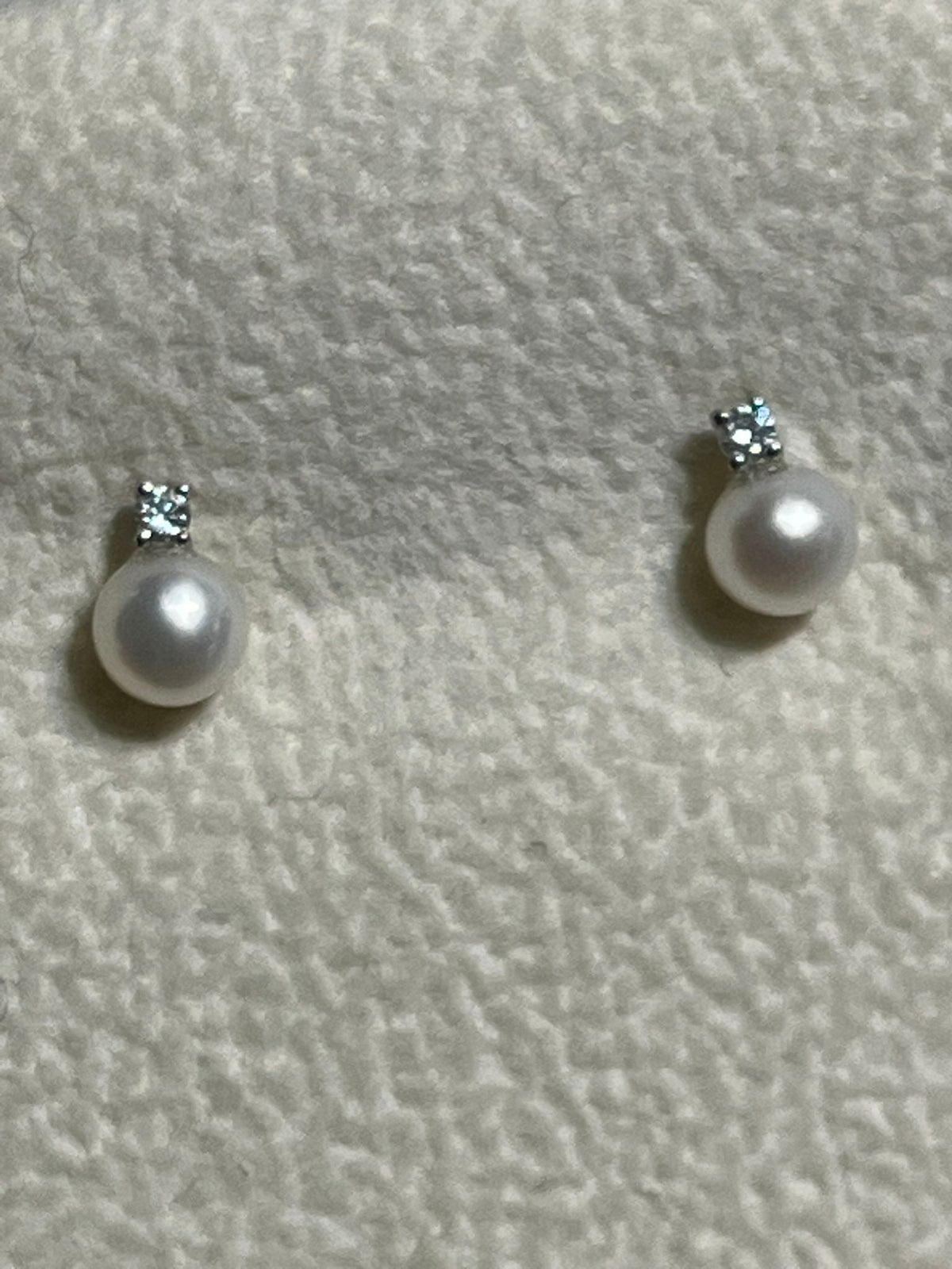 Orecchini con Perle Akoya 5mm e Diamanti 0,04 ct G VS in Oro Bianco 18kt – PG Gioielli (OR1L/5)