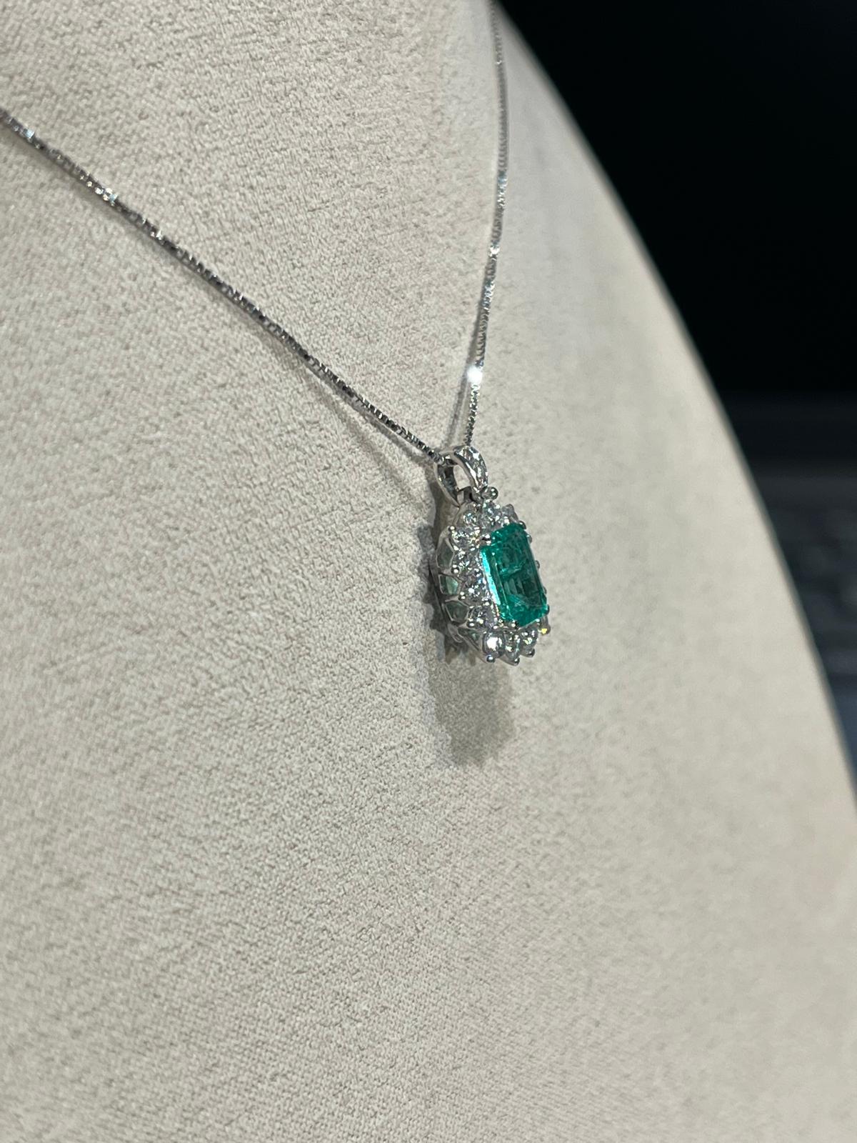 Collana con Smeraldo in Oro 18kt – Karal (Pe.40)
