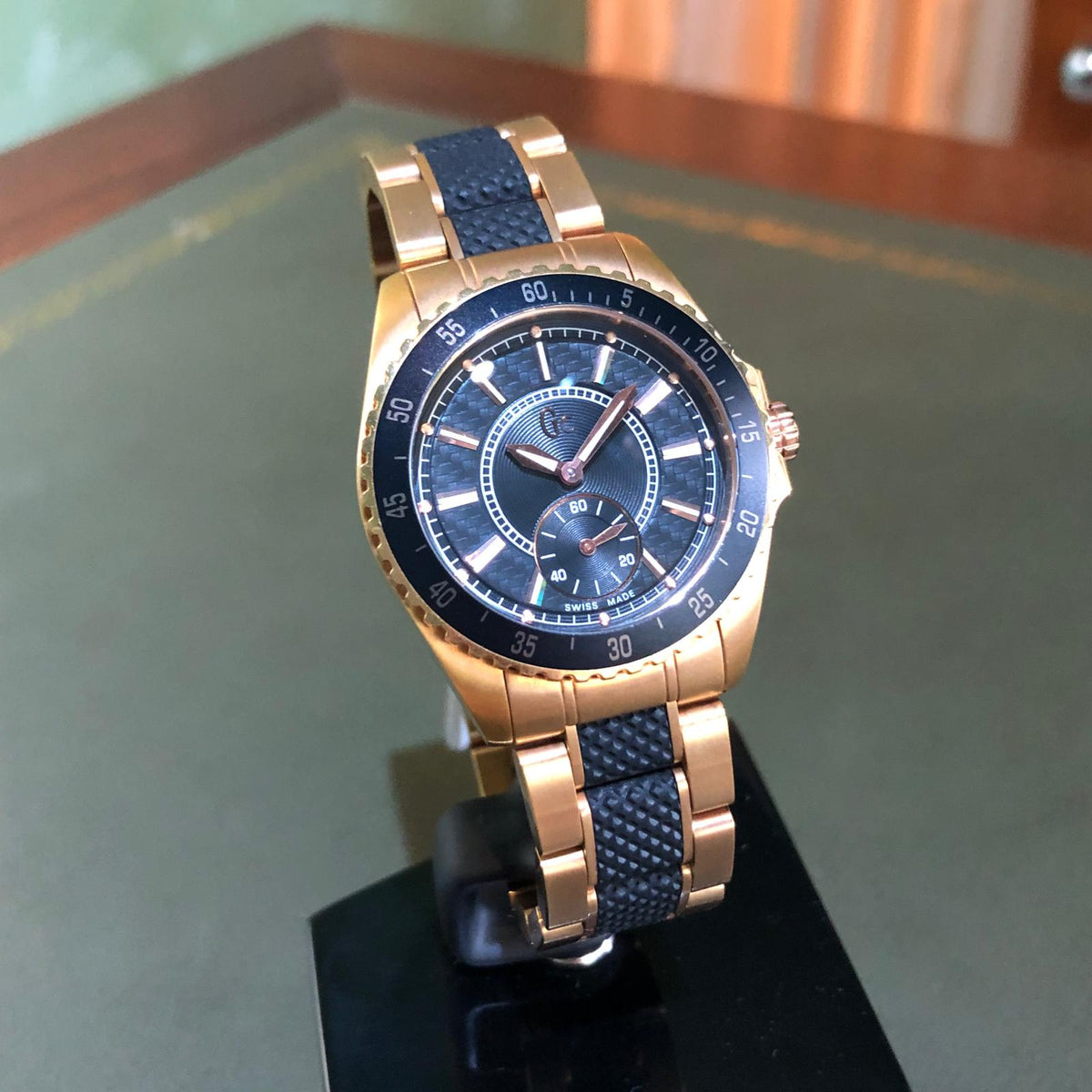 GUESS Collection Orologio uomo GC47001L Gold Black Swiss Made Luxury
