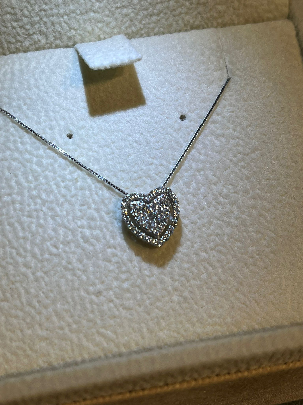 Collana con Cuore di Diamanti 0,18 ct in Oro Bianco 18kt – Karal (PE.CUOR.18)